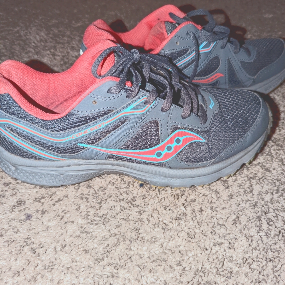 Women's Saucony Neutral Trail Running Shoes ..size 8